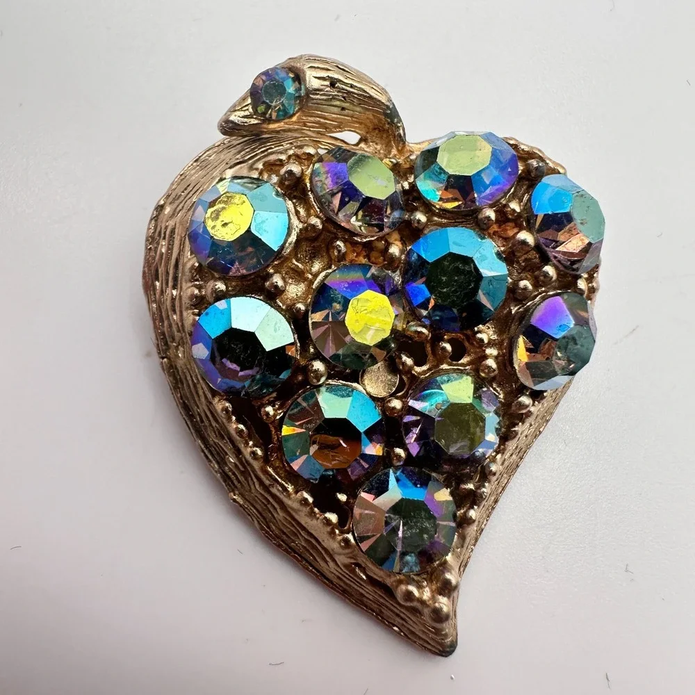 Vintage Y2K Gold Tone Heart AB Rhinestone Brooch Pin Classic Jewelry